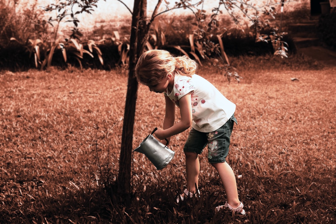 Photo Planting trees